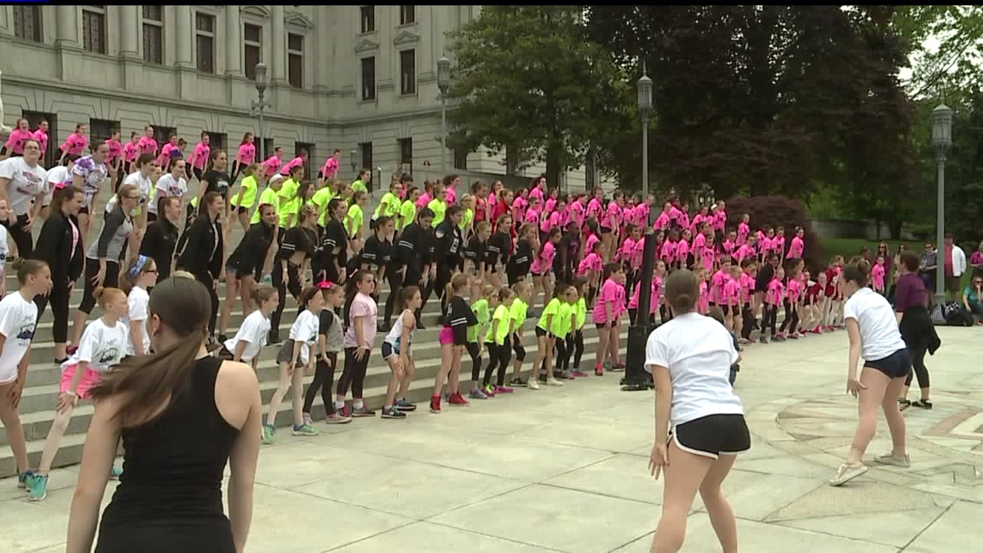 Dancers move and groove on state capitol steps