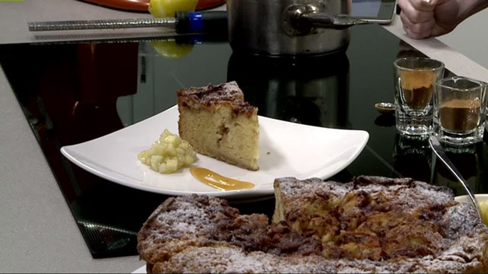 FOX43 Kitchen: Apple cinnamon crunch cake for Restaurant Week