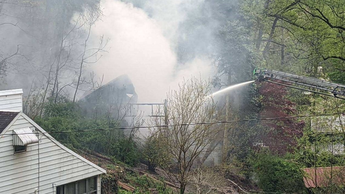 Crews battle house fire in York County