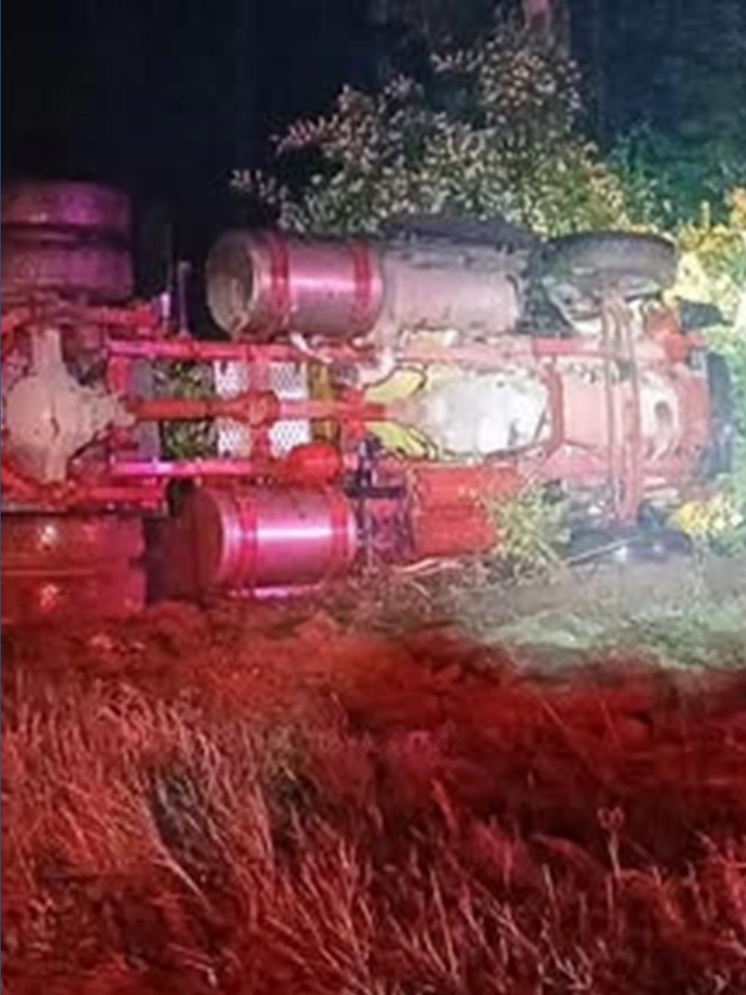 Crews respond to overturned tractor trailer in Dauphin County | fox43.com