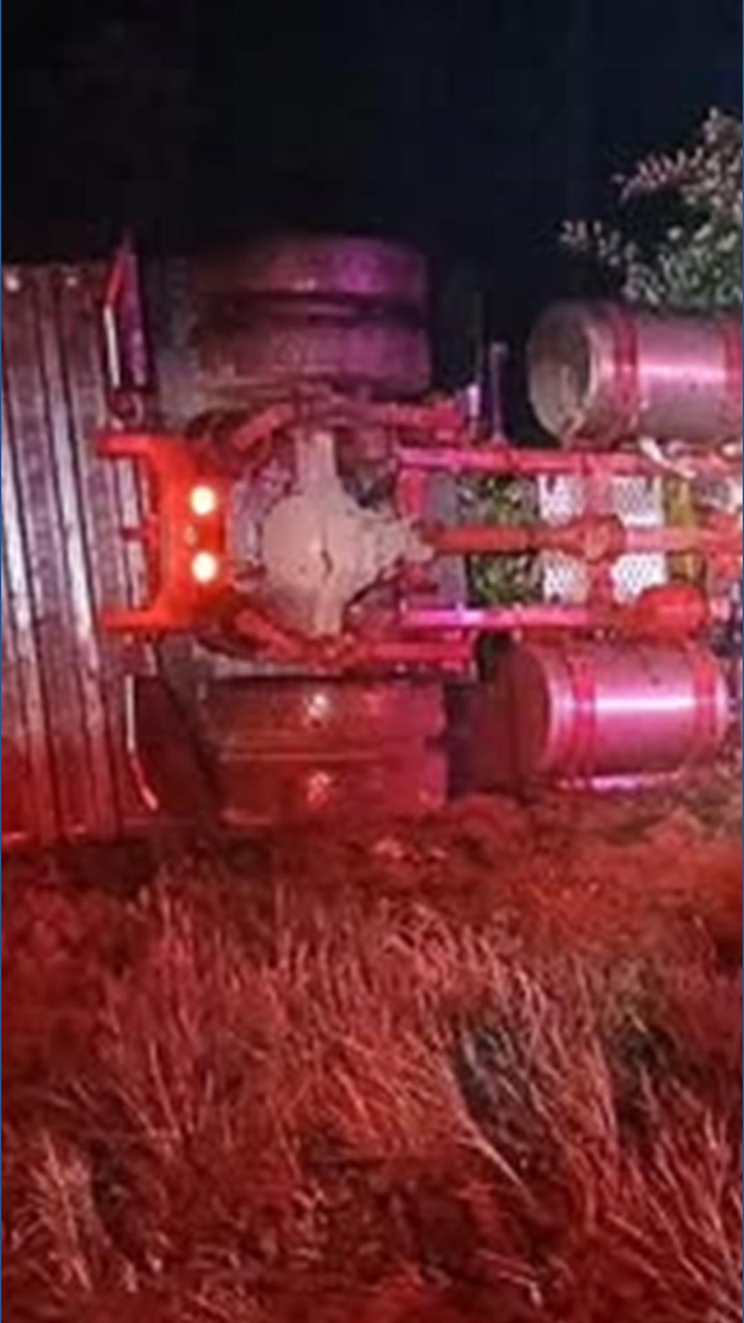Crews respond to overturned tractor trailer in Dauphin County | fox43.com