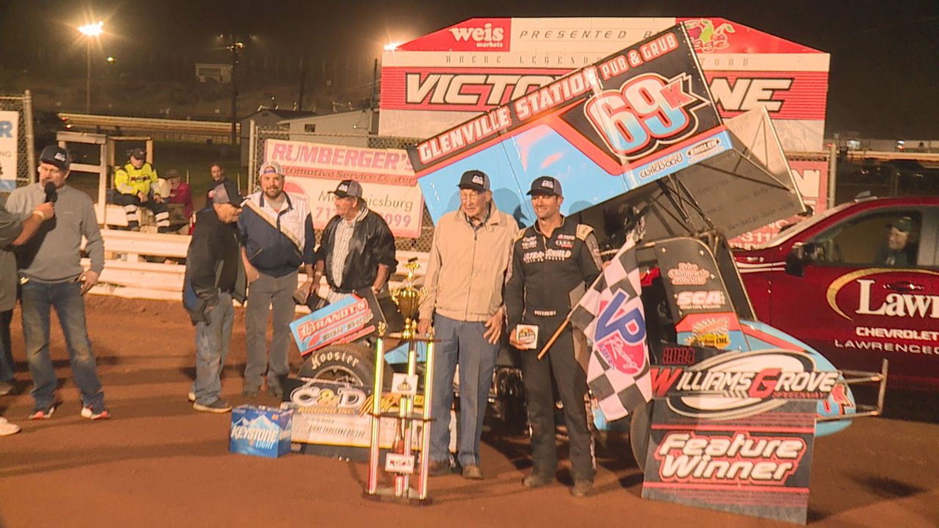 Daryn Pittman returned to Williams Grove Speedway on Friday for the first time in eight months, seeking victory after eight years away from the track's victory lane.