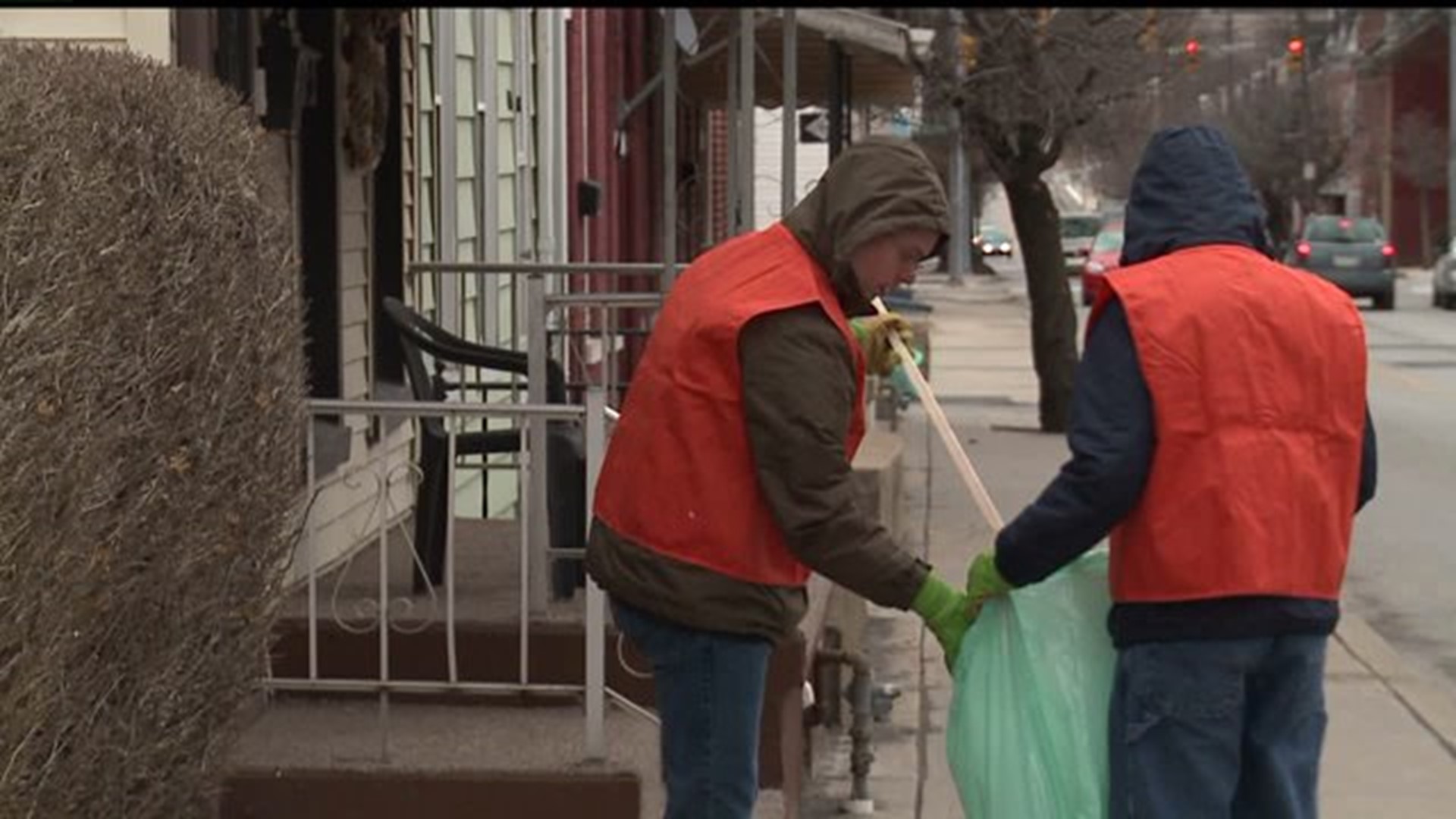 Teens Help to Clean Up York Streets