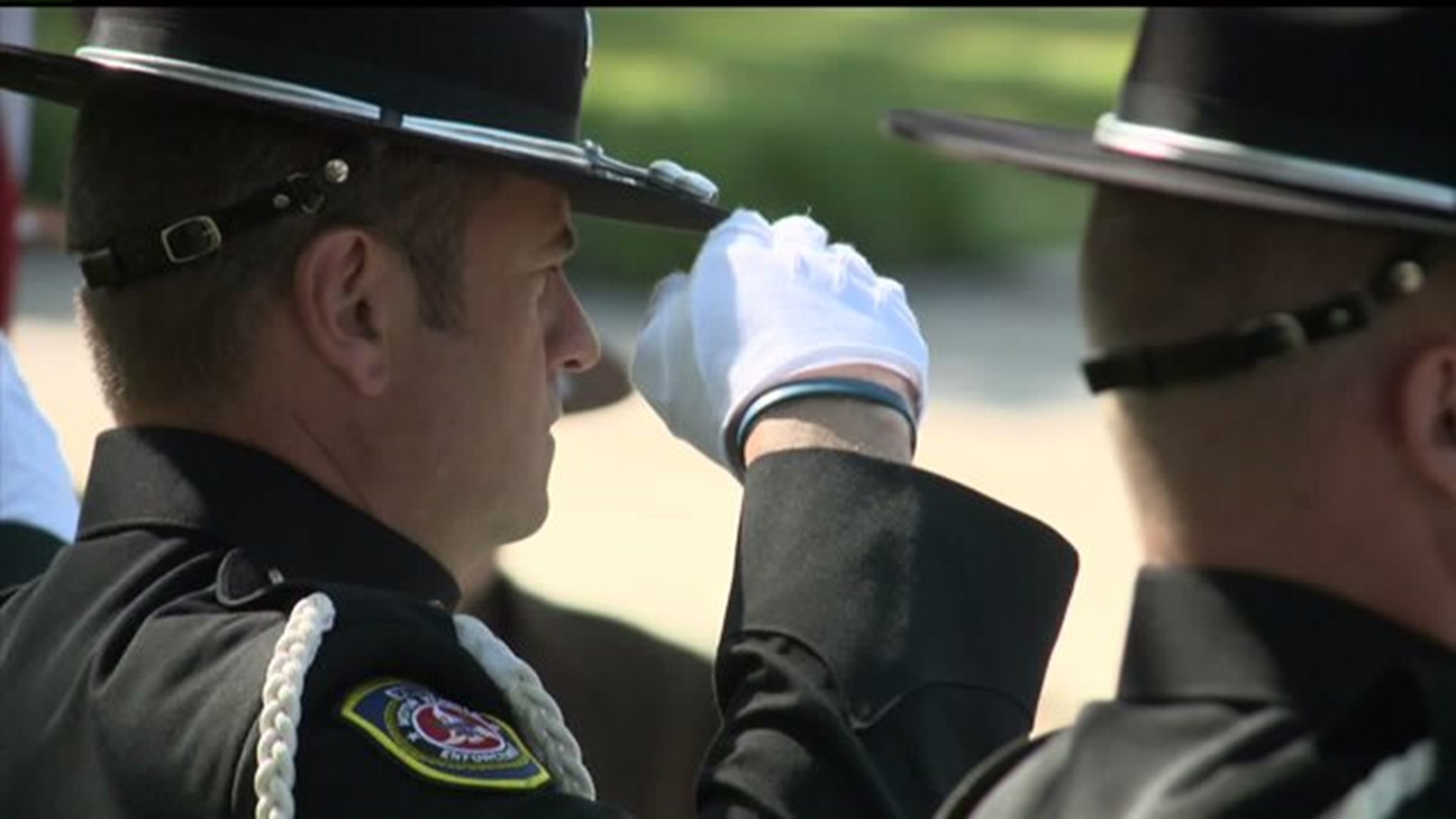 Fallen Iowa officers honored with ceremony