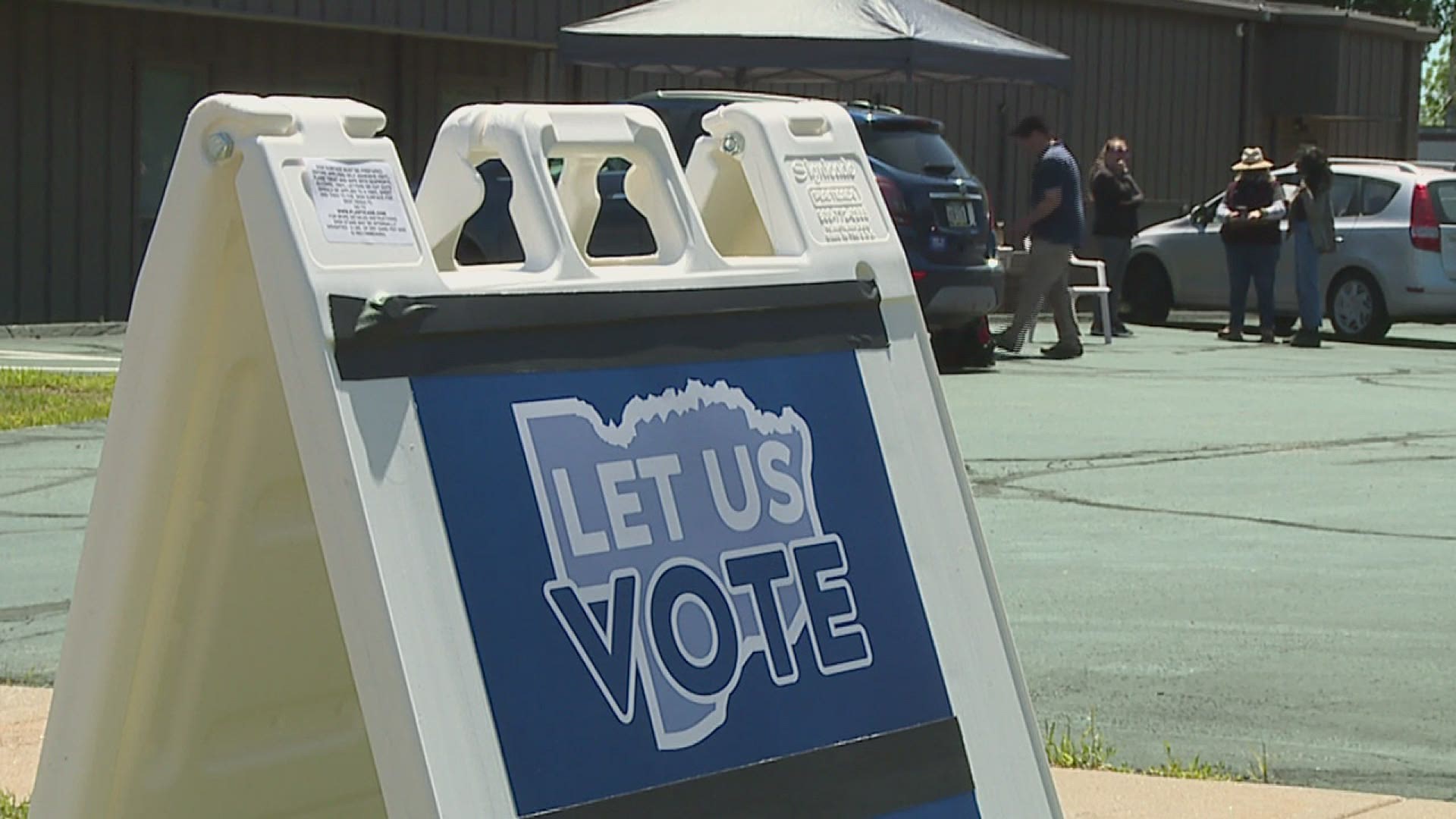 The Scott County Democrats are working to gather about 10,000 signatures on a petition that would force a special election for Scott County auditor.