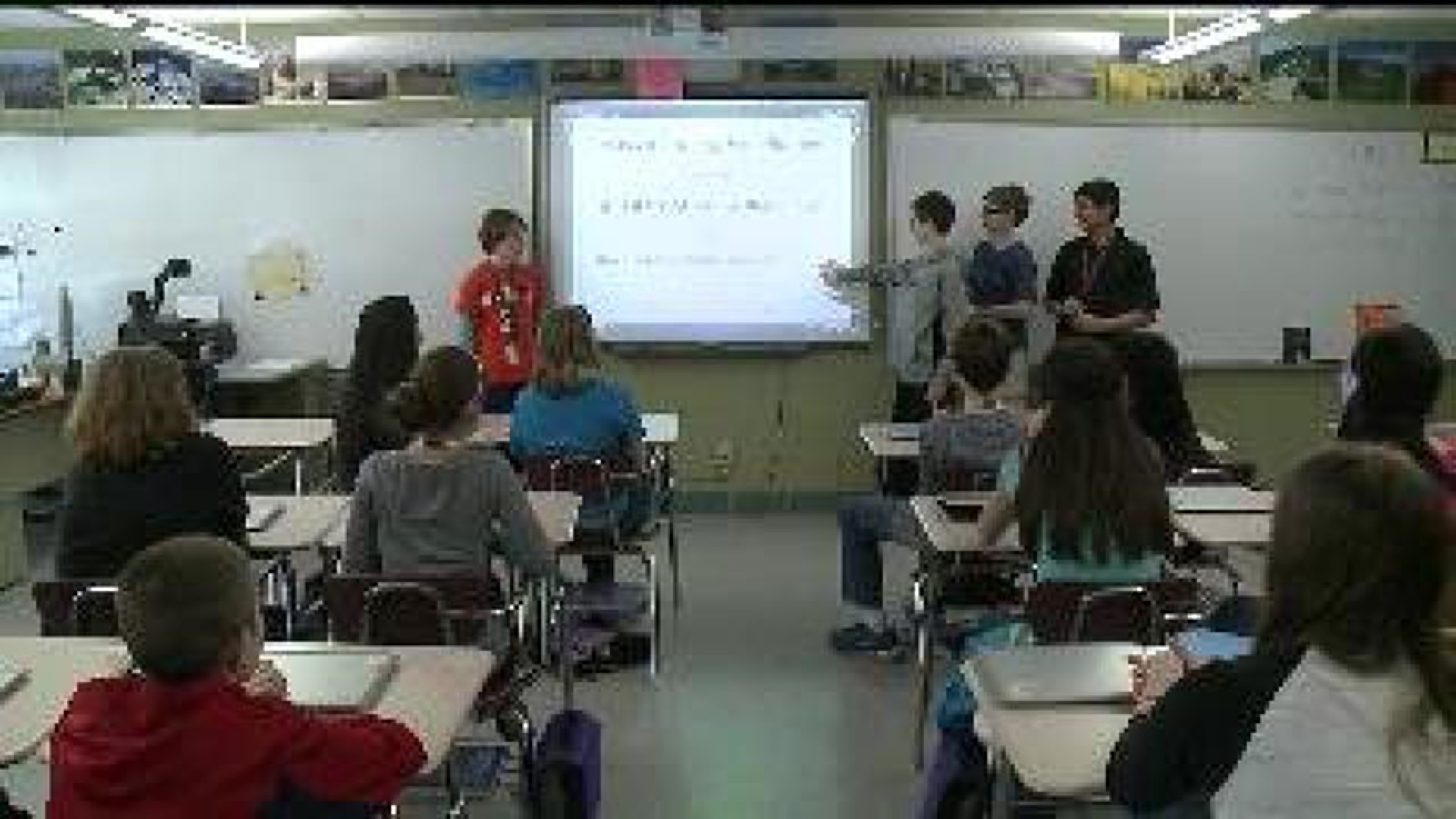 Geography lesson is a touchdown with Moline students