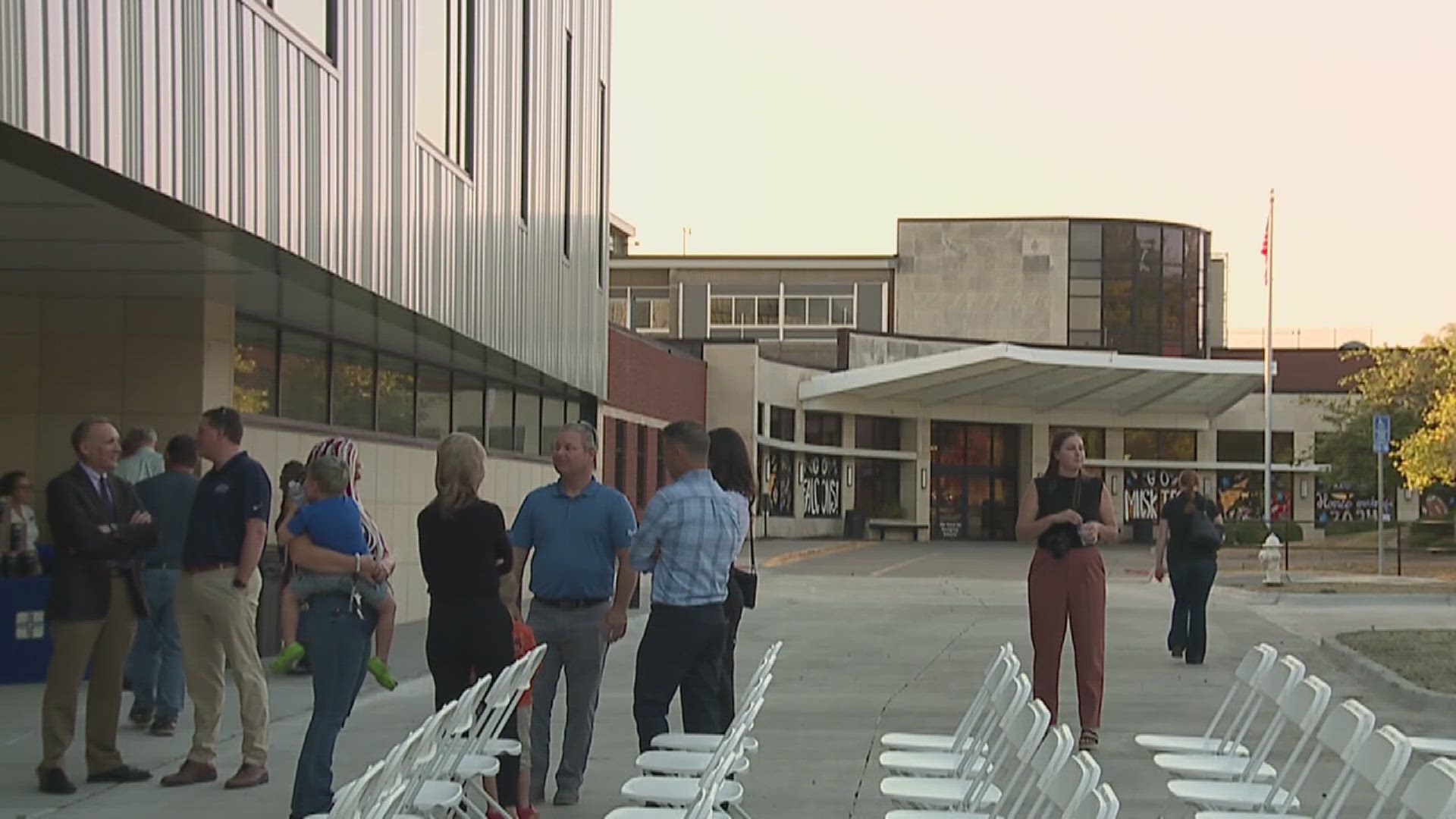 The Mulberry Health Clinic has opened in Muscatine, providing essential healthcare services to rural residents amid a growing healthcare facility shortage.