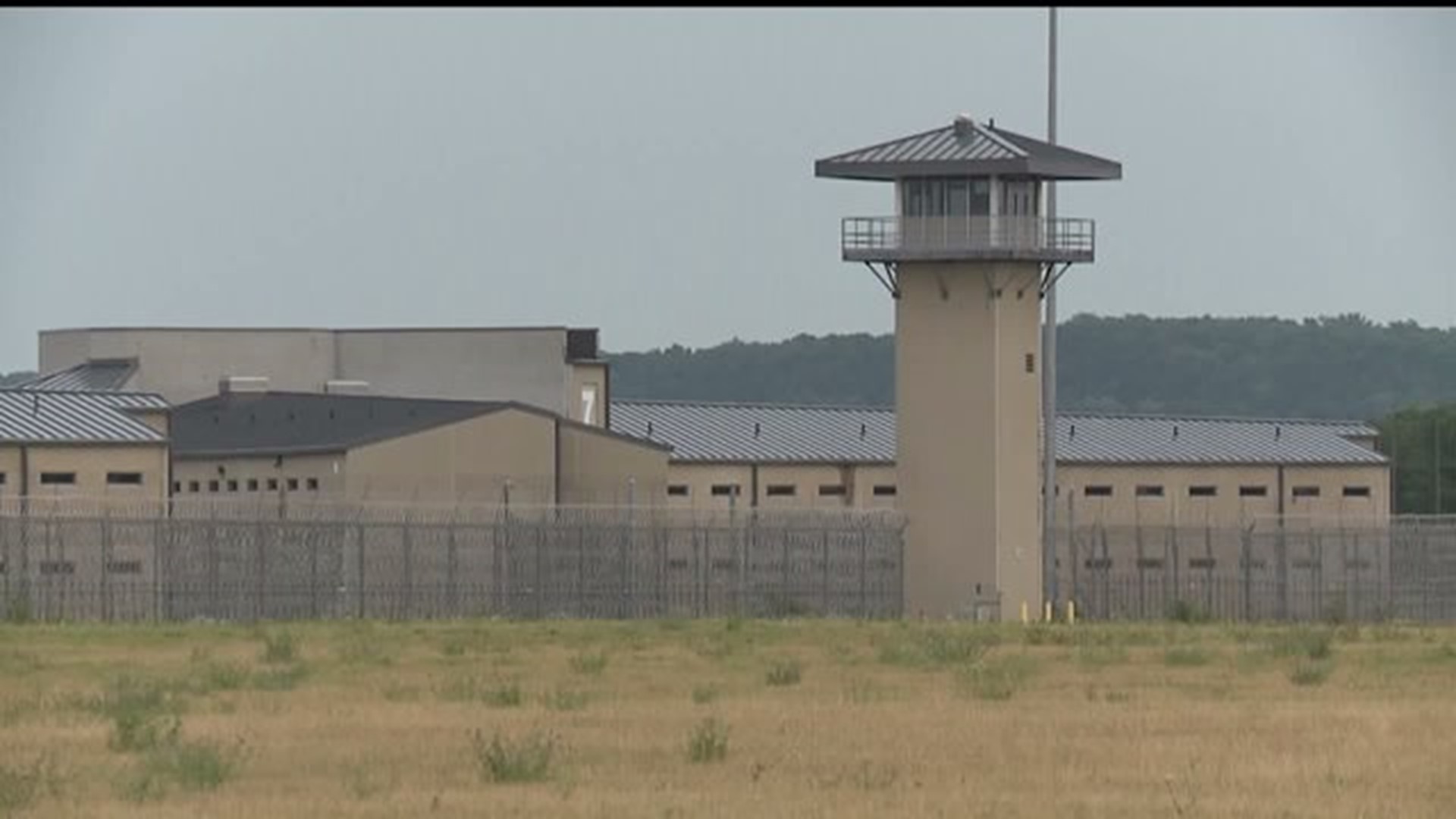 Job fair in Rock Island for positions at Thomson prison