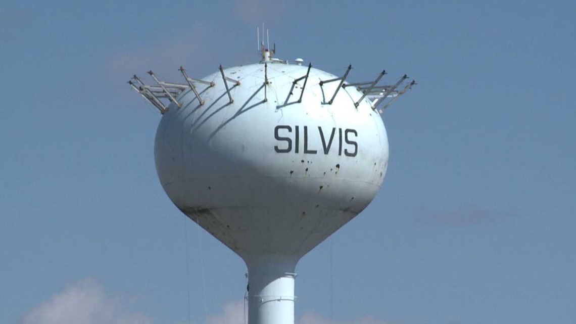 Paint job will transform Silvis water tower into golf ball | wqad.com