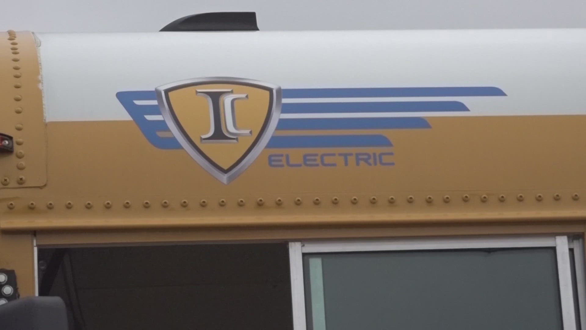 More than 1,000 students in the Galesburg Community Unit School District #205 are now riding 23 new electric buses.