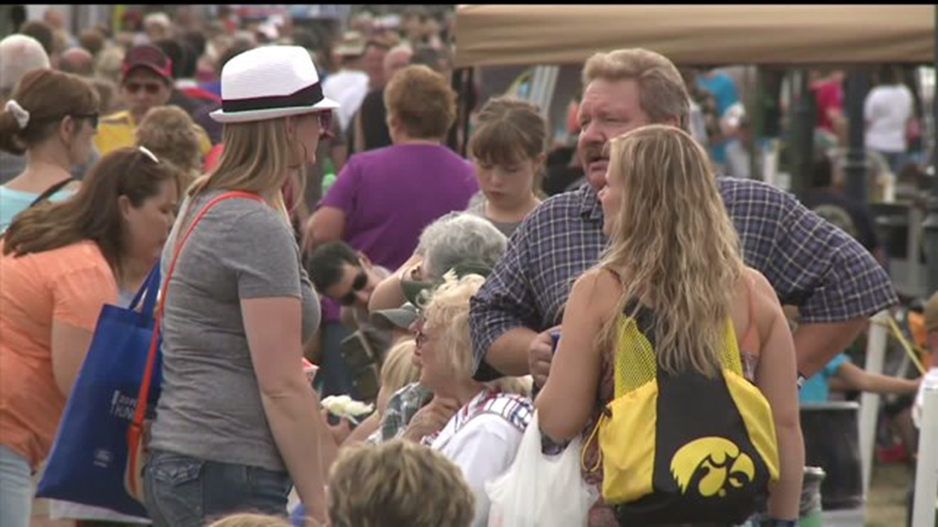 Bird Exhibits Canceled in Iowa