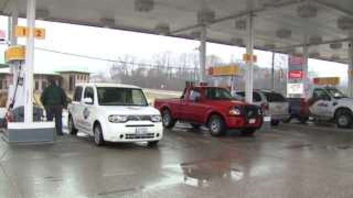 Financial advisor says gas prices will continue to drop in ...