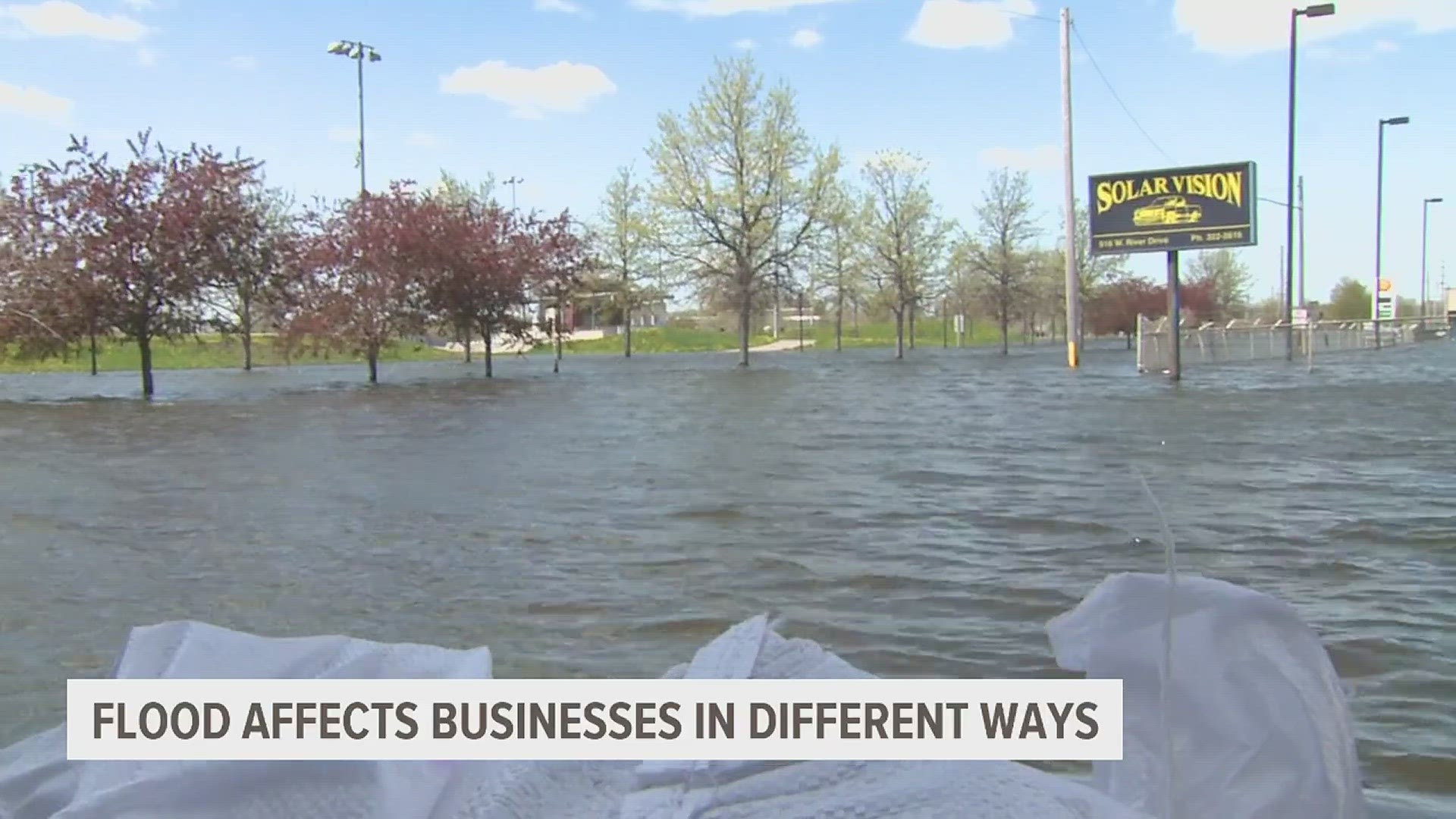 The flooding Mississippi River is pushing customers away from some businesses, however, other businesses are reaping the benefits.