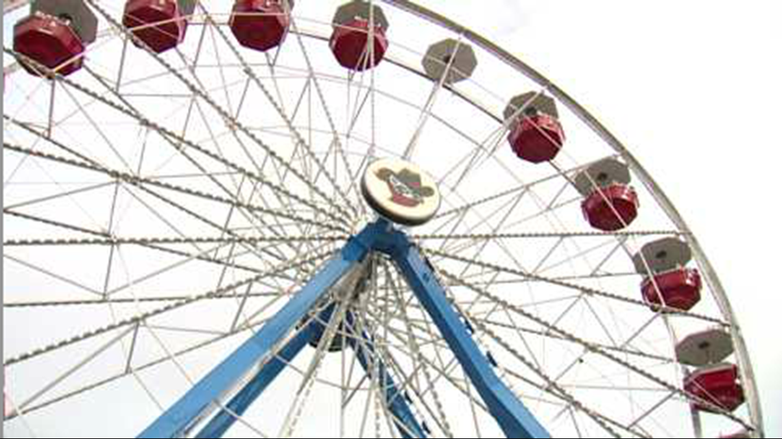 High winds damage Davenport baseball field's Ferris wheel