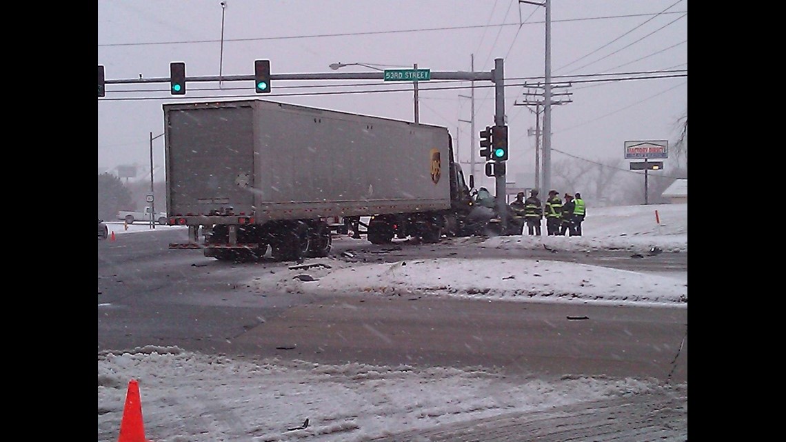 Eldridge teen killed in Davenport crash