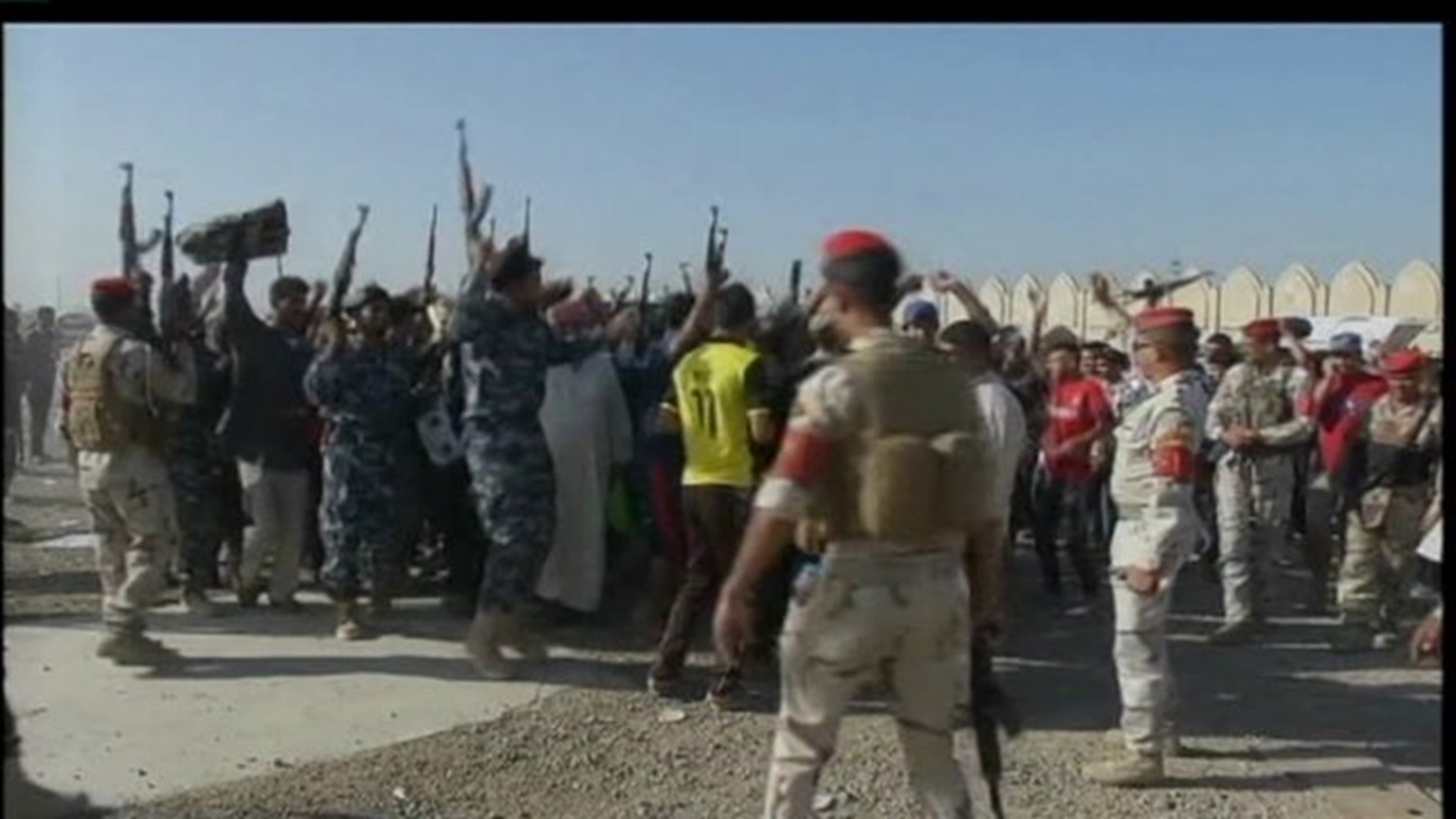 In Iraq, militants press on toward Baghdad