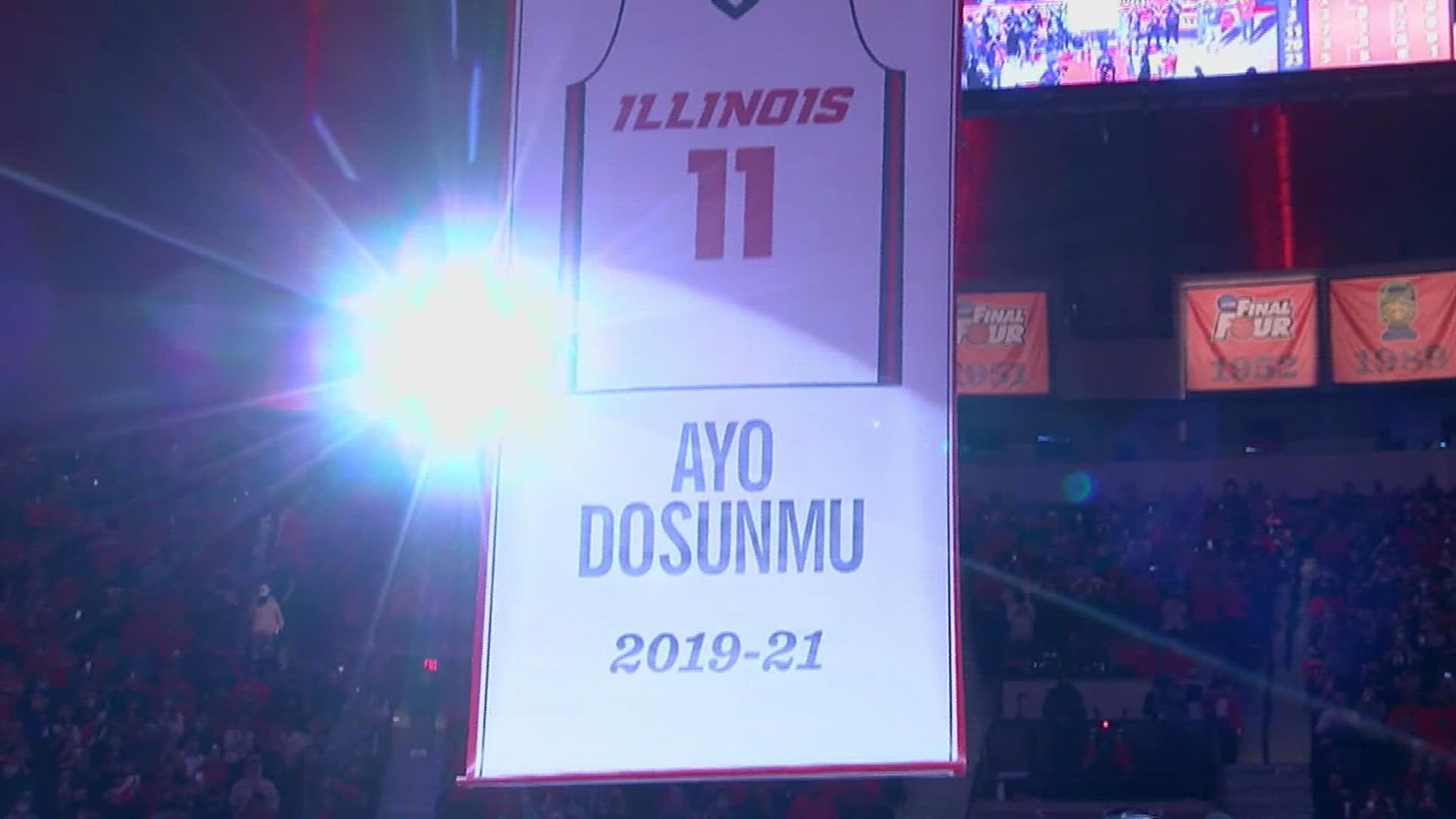 Illinois retires Ayo Dosnumu's jersey during halftime ceremony