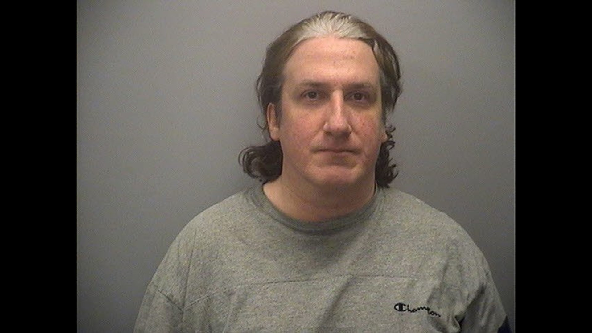 Amboy man accused of trying to bribe witness