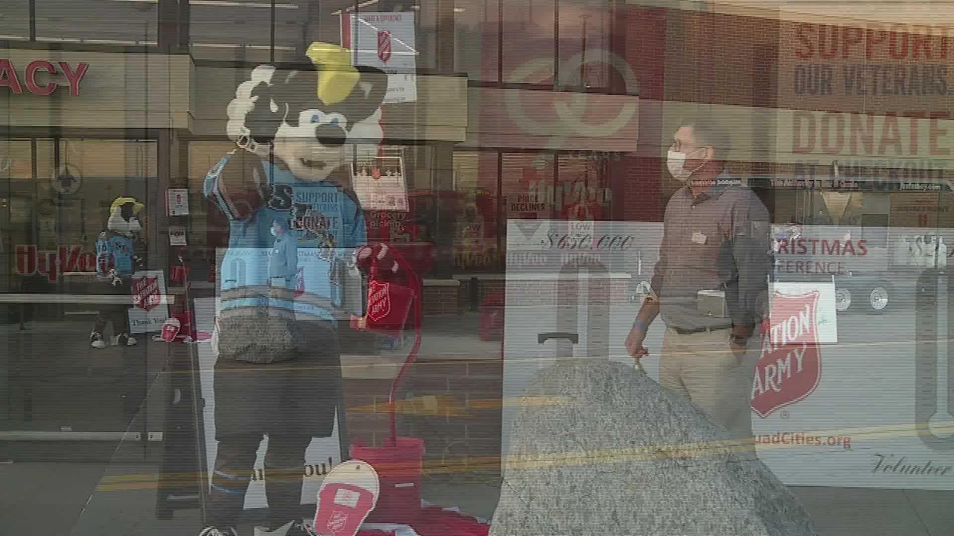 Salvation Army begins this year's red kettle campaign with a goal of $650,000