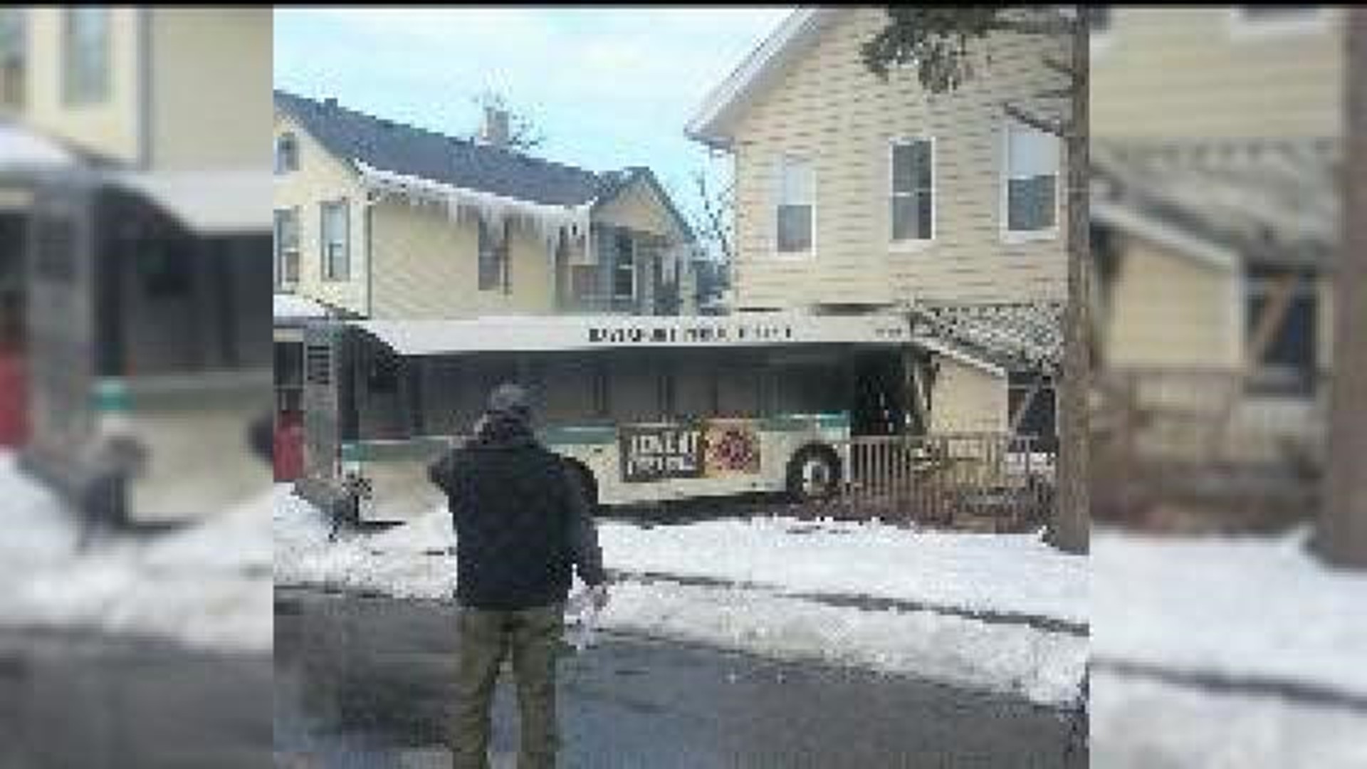 Bus crashes into Davenport home
