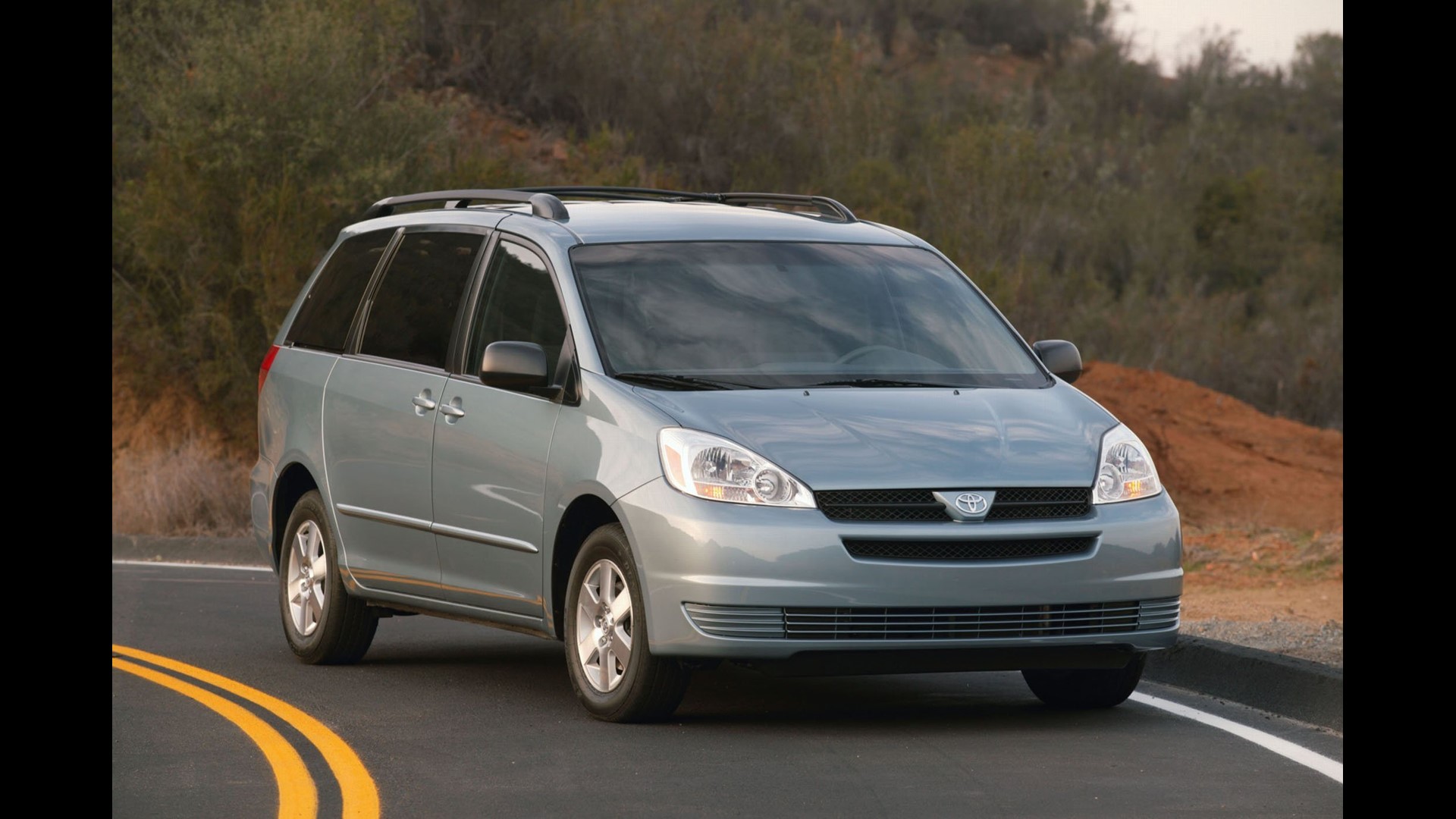 Toyota recalls 370,000 minivans | wqad.com