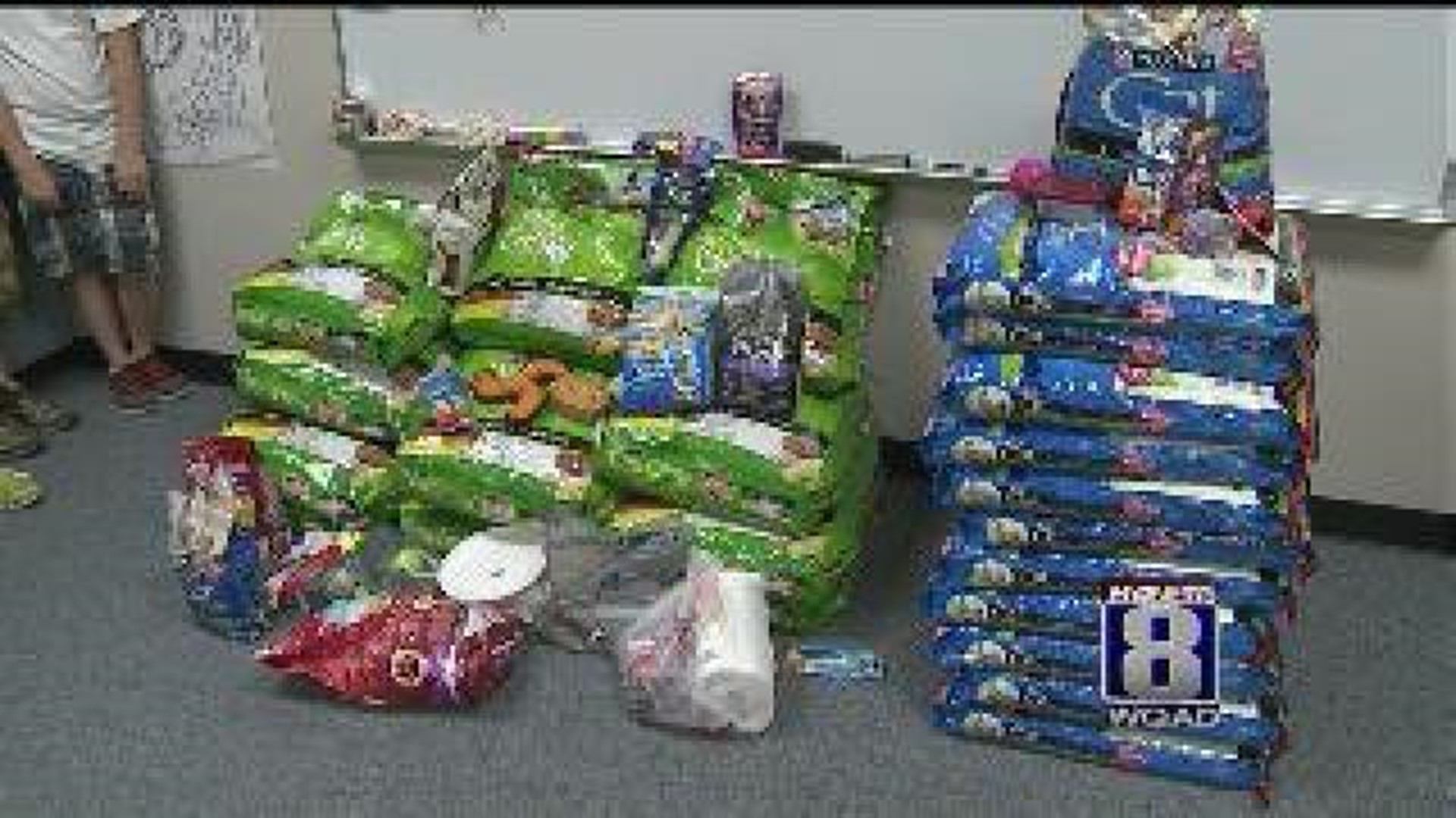 Local 6th Grade class donates money, food to animal shelter