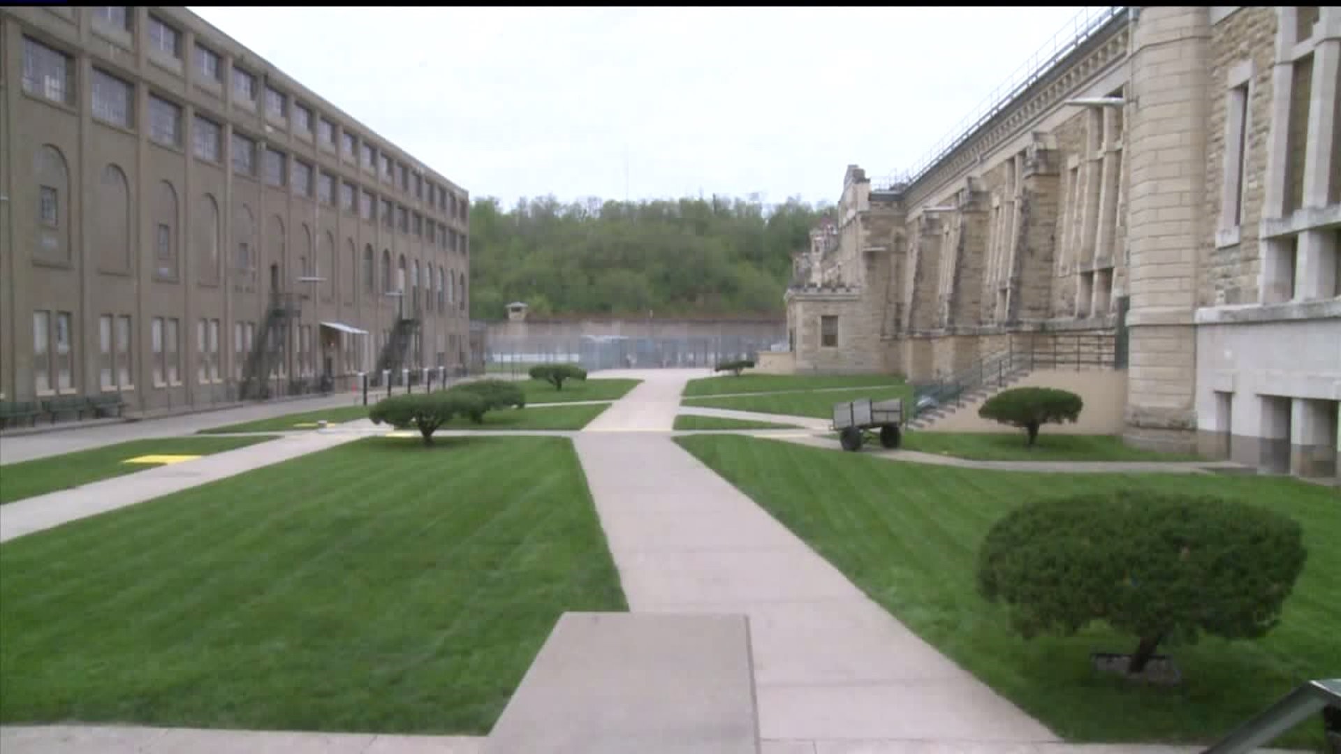 Nonprofit group looks to save abandoned Iowa prison