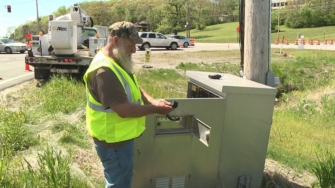 Moline public works directs weekend traffic off John Deere Road after