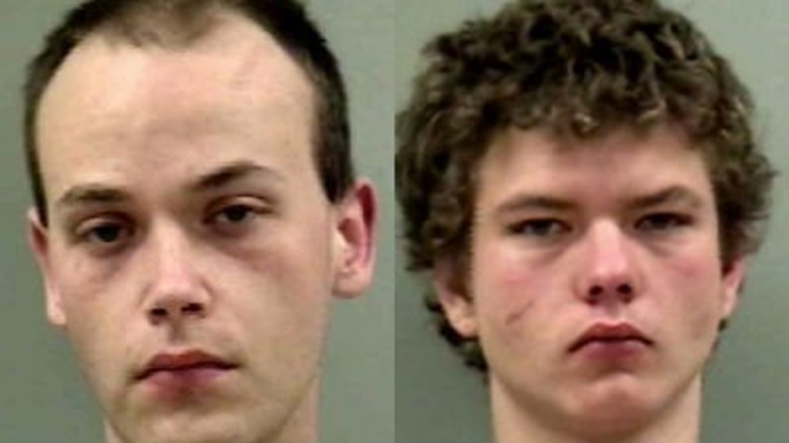 Two arrested after Iowa bank robbery, chase and police shot