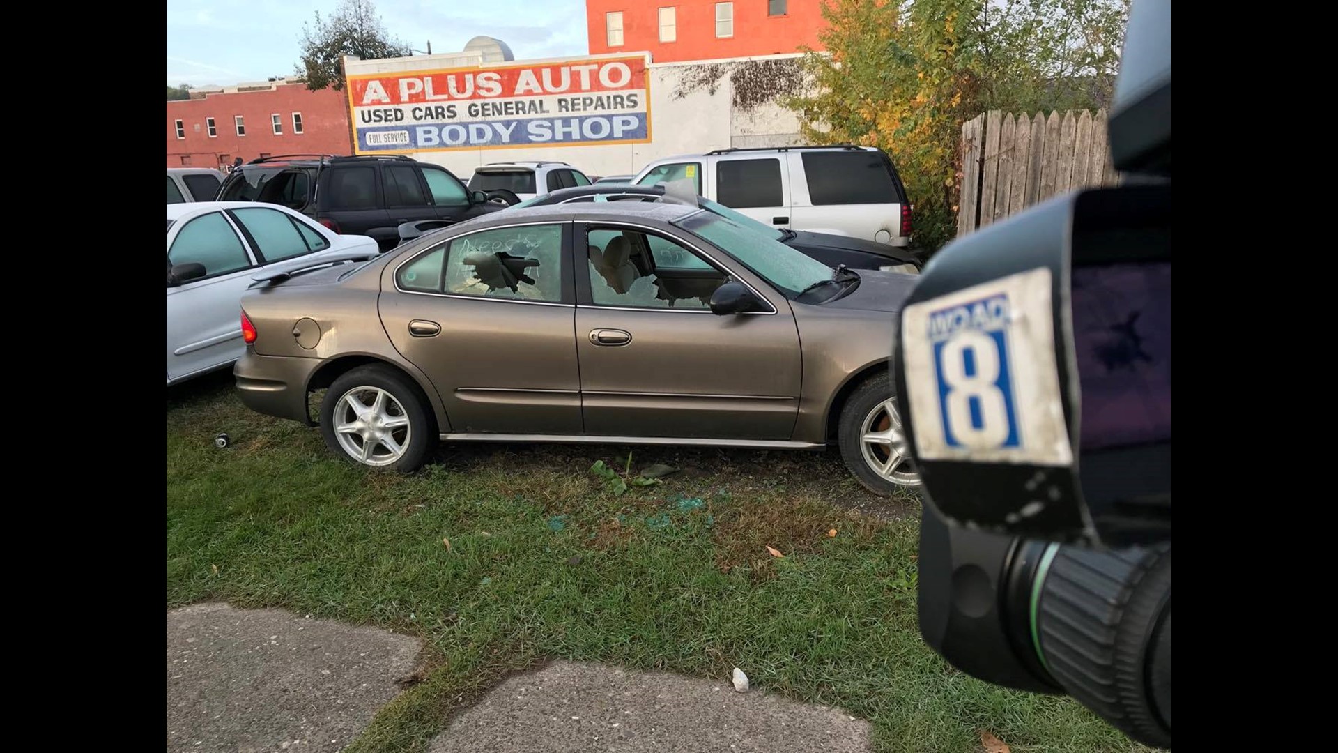 Vehicles’ windows smashed in parking lot at East Moline business