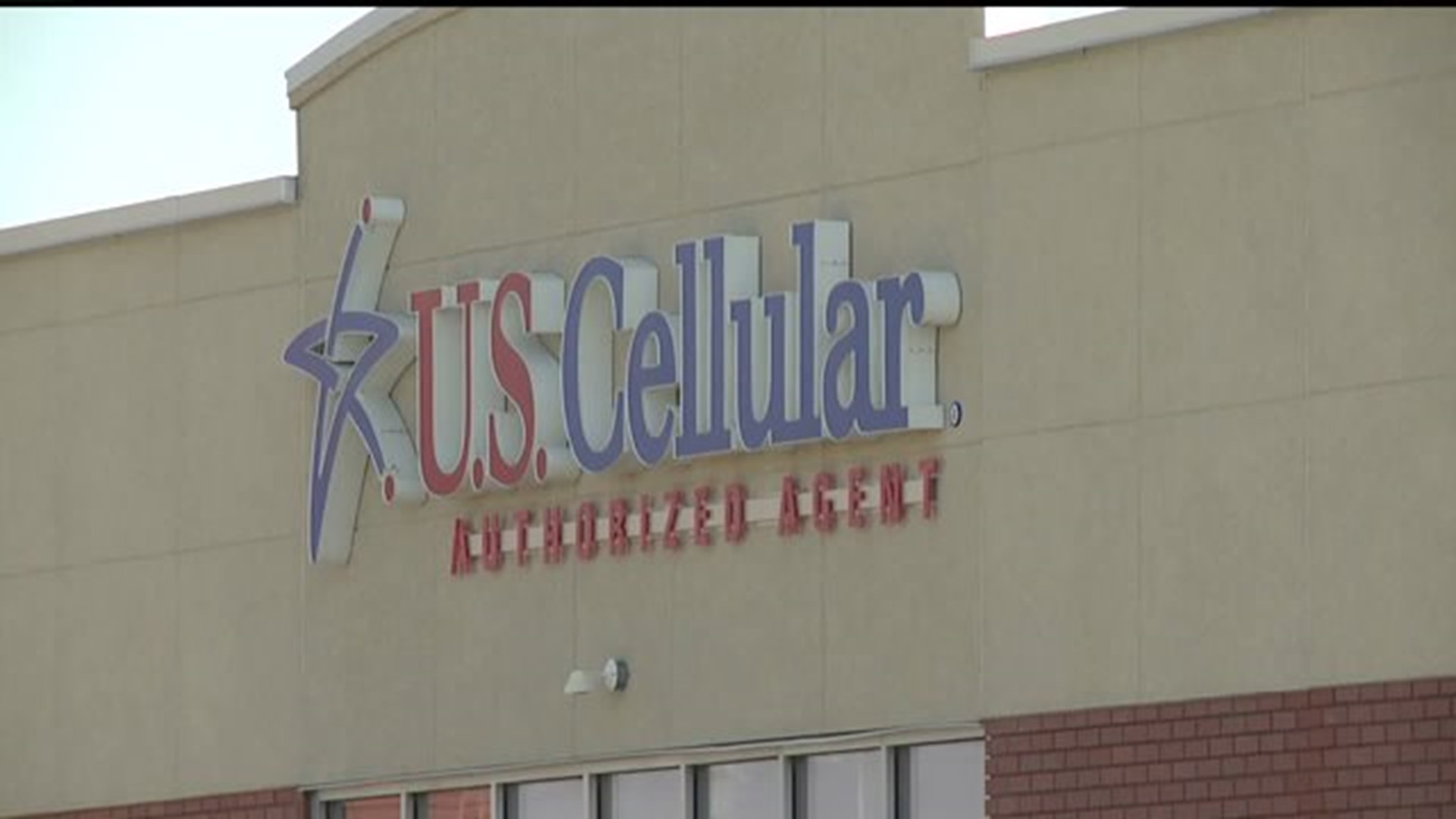 U.S. Cellular store robbed in Eldridge