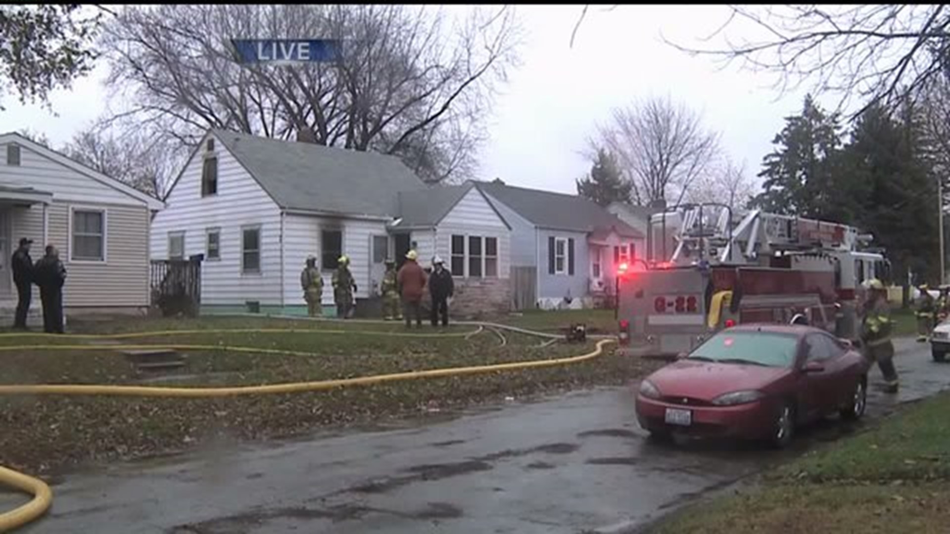 Man escapes from house fire in East Moline
