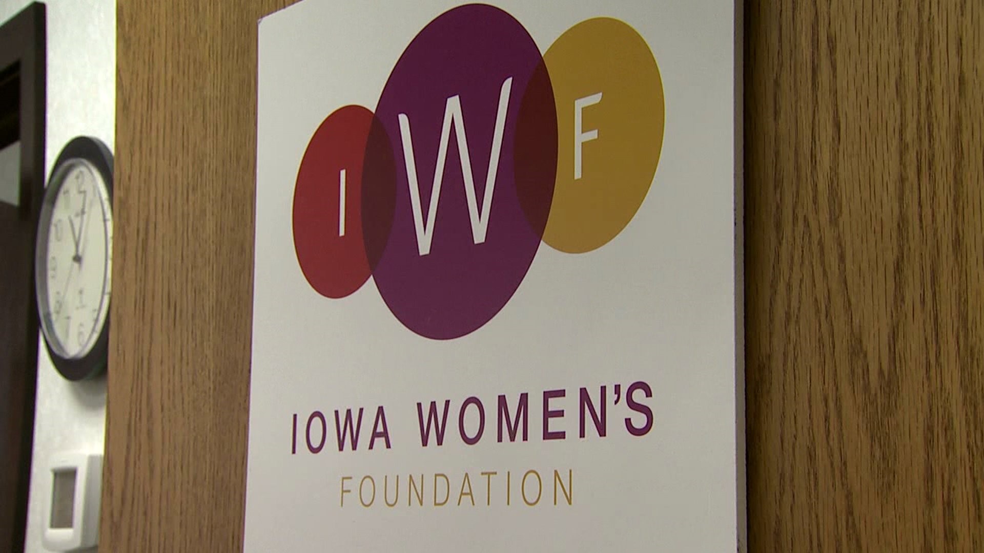 Necker`s Gift of Giving: Iowa Women`s Foundation