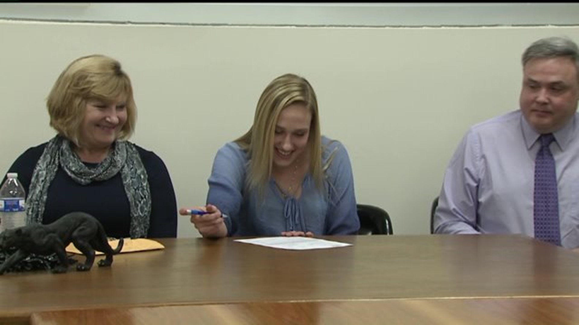 Amyette signs with UIC