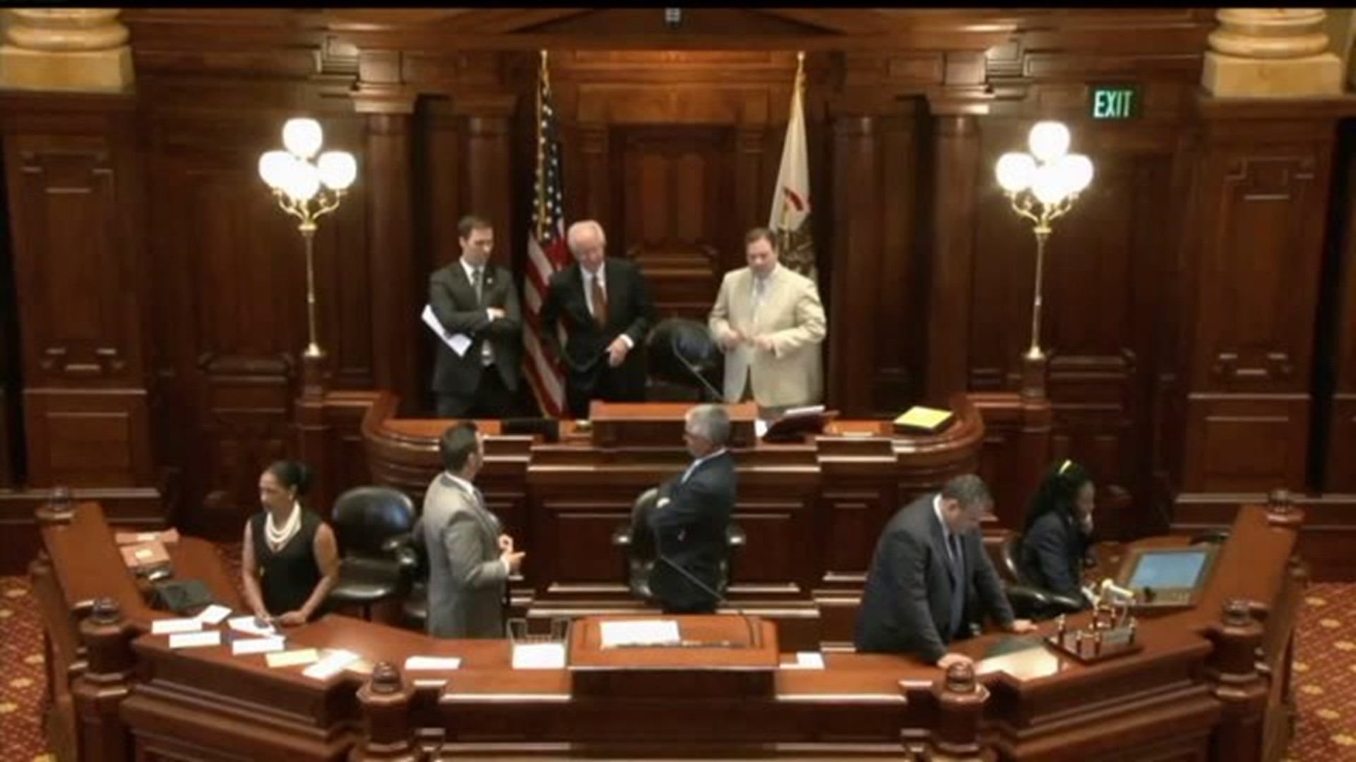 Illinois into second month without budget
