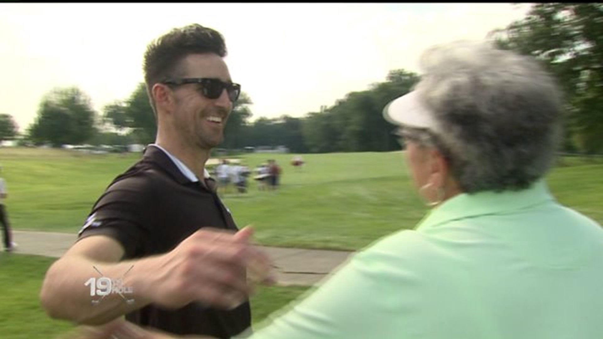 Country star Jake Owen makes fans day at JDC Pro-Am