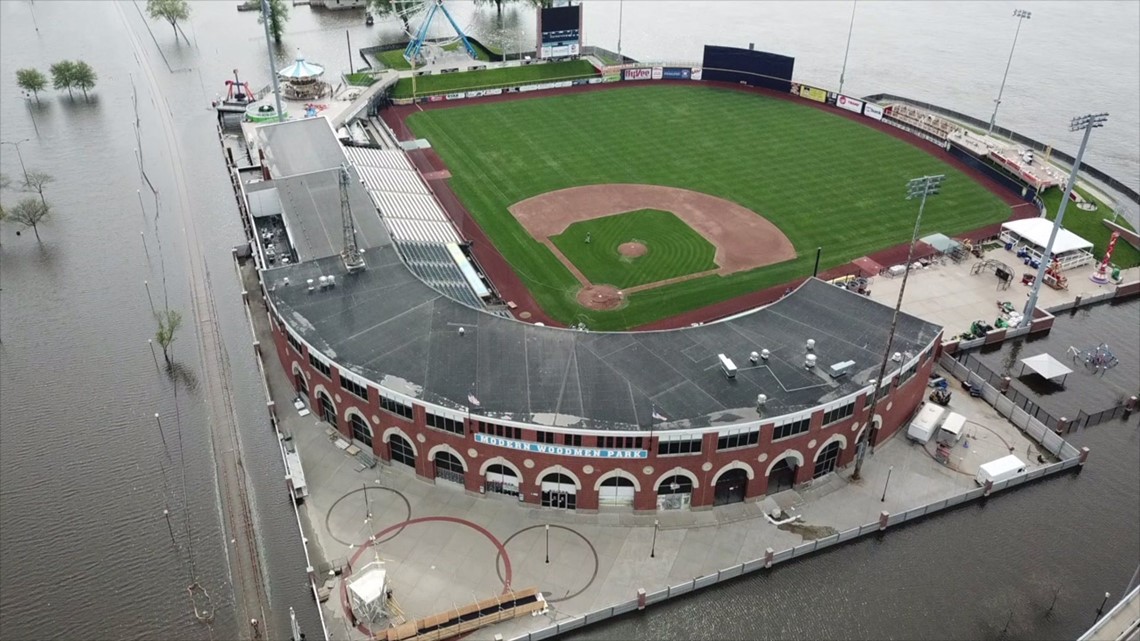 Archive Who's keeping Modern Woodmen Park green in the middle of the