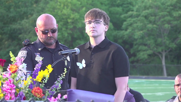 'Always in my heart': Surviving son speaks after losing 7 family members in Iowa shootings