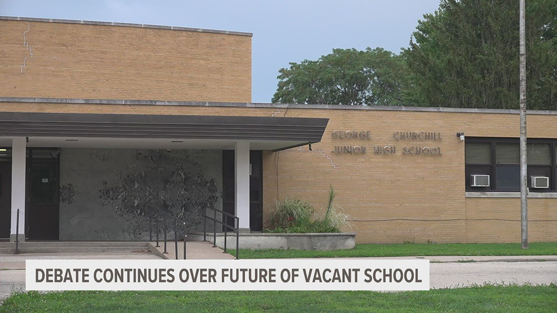 Galesburg debating future of vacant school building - Vimarsana News