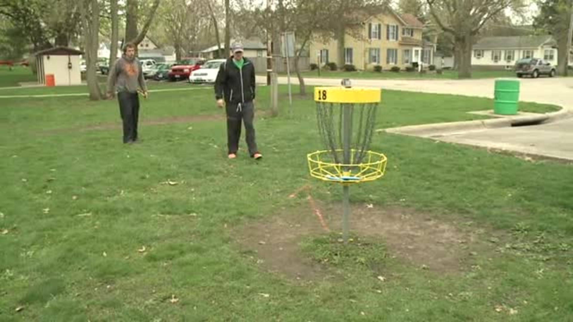 Duo sets disc golf record in Rock Falls