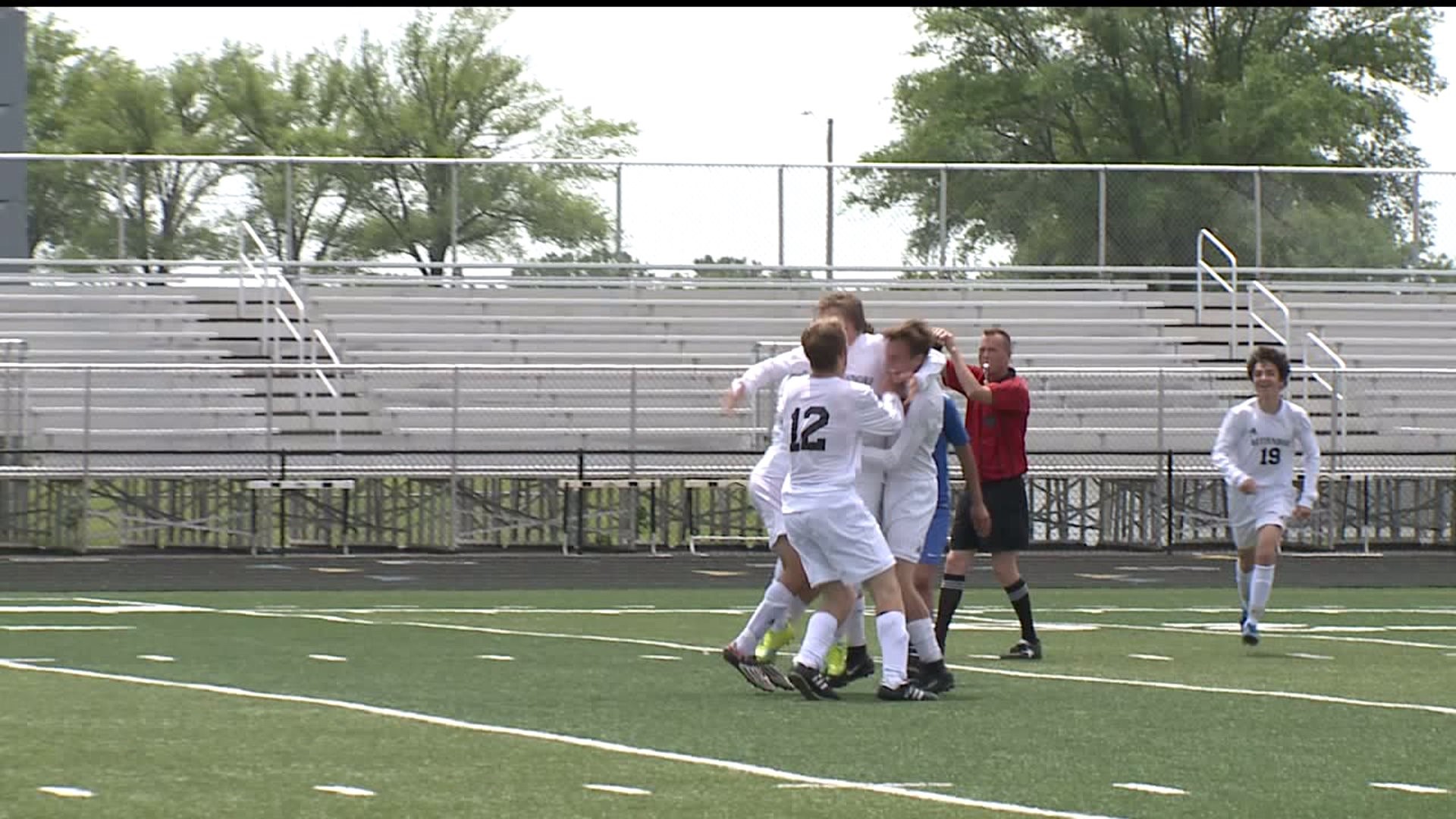 Bettendorf Soccer punches ticket to State