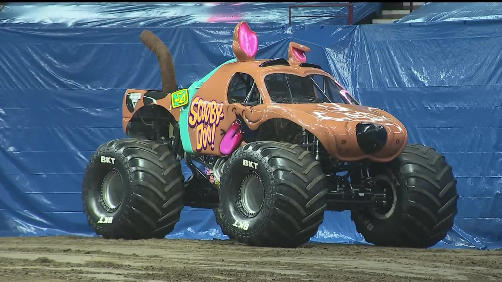 Davenport Native Drives The Scooby Doo Monster Truck At This Years Monster Jam Wqad Com