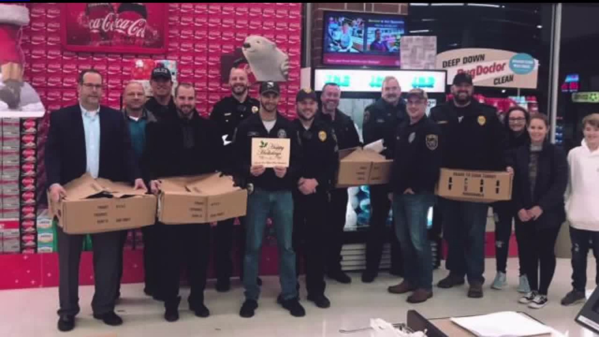 East Moline Police Give Thanksgiving Baskets
