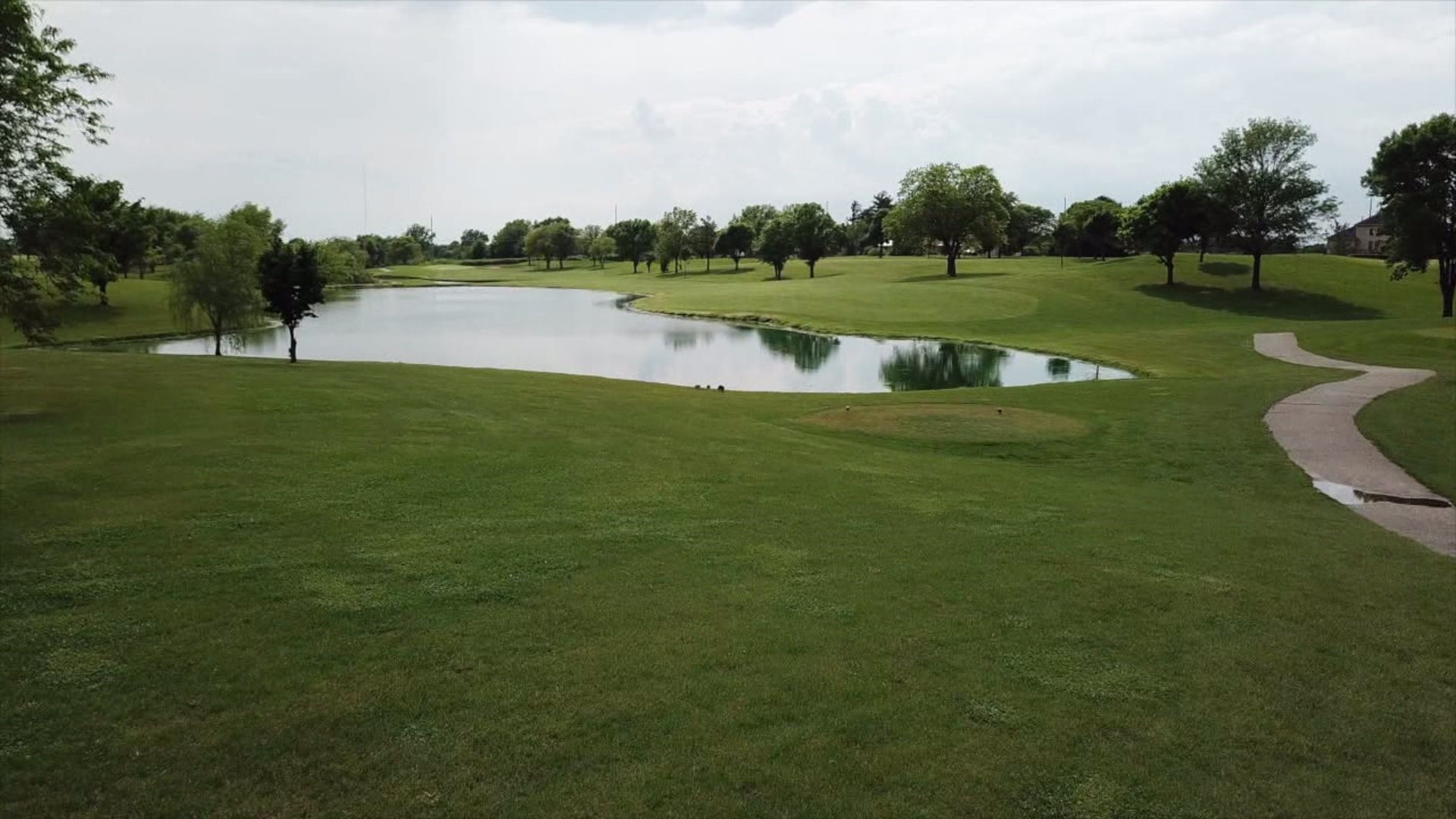 Golf Deals: Hawthorn Ridge Golf Club in Aledo is accessible and playable