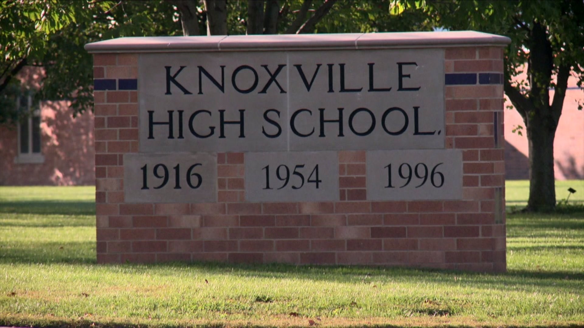 “Copycat” threat closes Iowa school for second day in a row