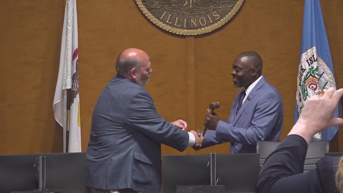Ashley Harris sworn in as new mayor of Rock Island