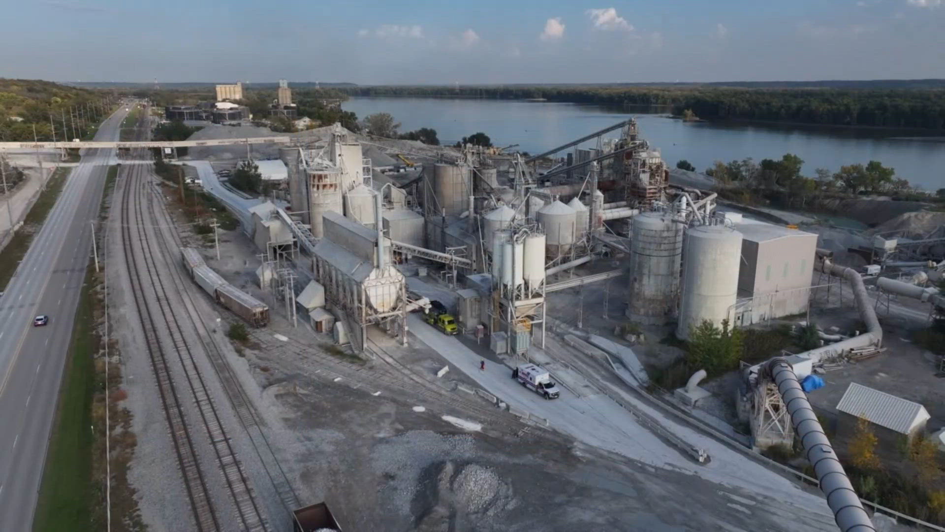 Crews respond to fire at Linwood Mining and Minerals in Buffalo | wqad.com