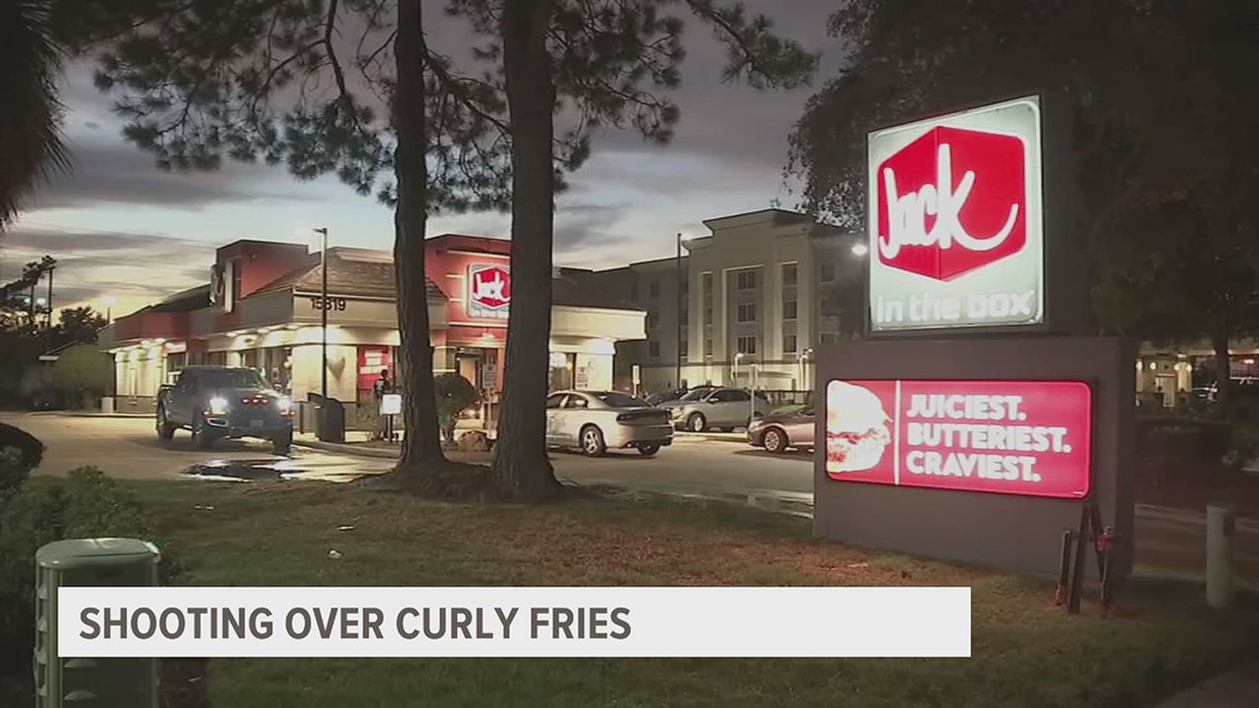 Caught on camera, Jack in the Box worker pulls a gun on family