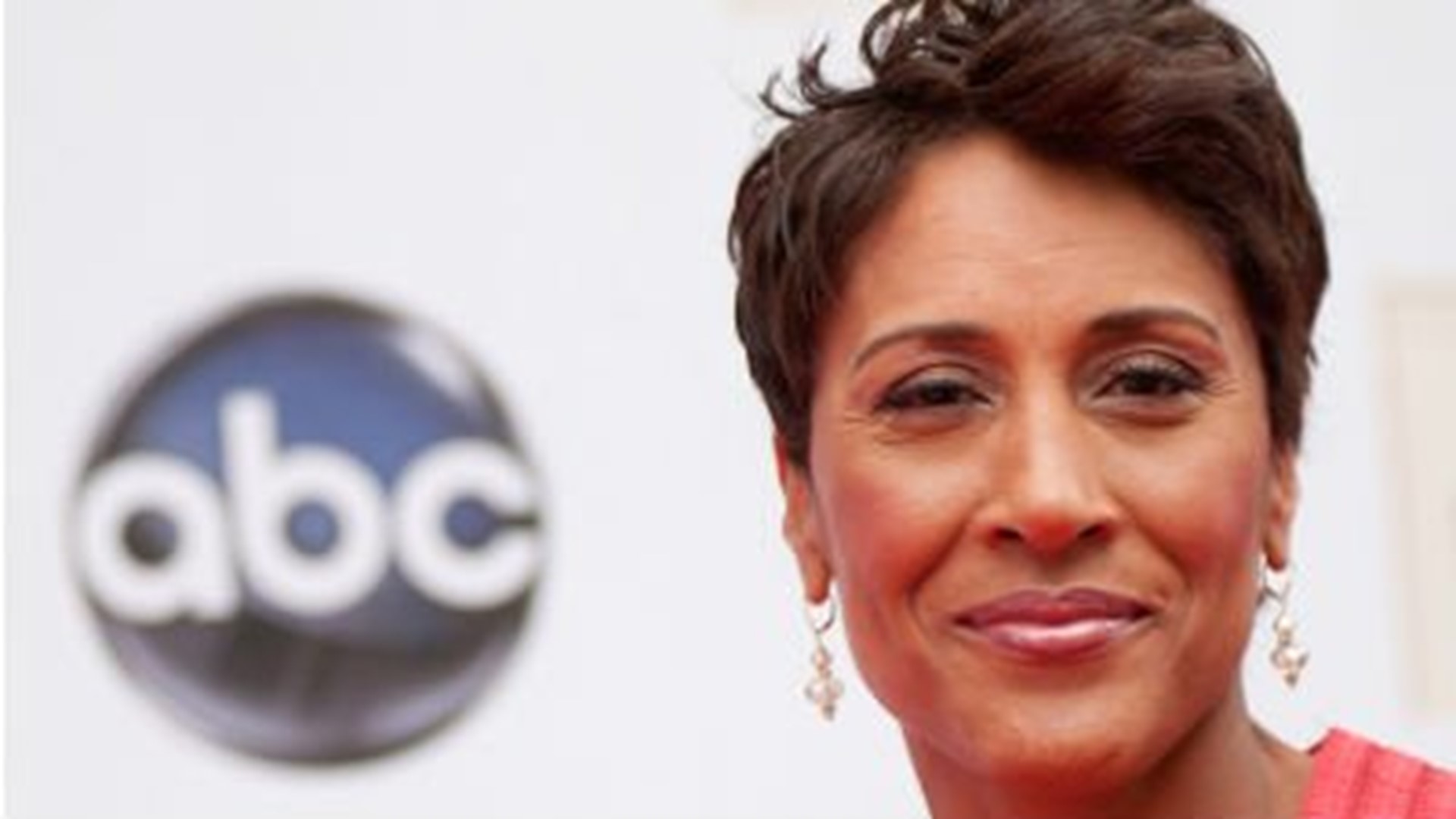‘gma Anchor Robin Roberts Publicly Acknowledges Shes Gay 