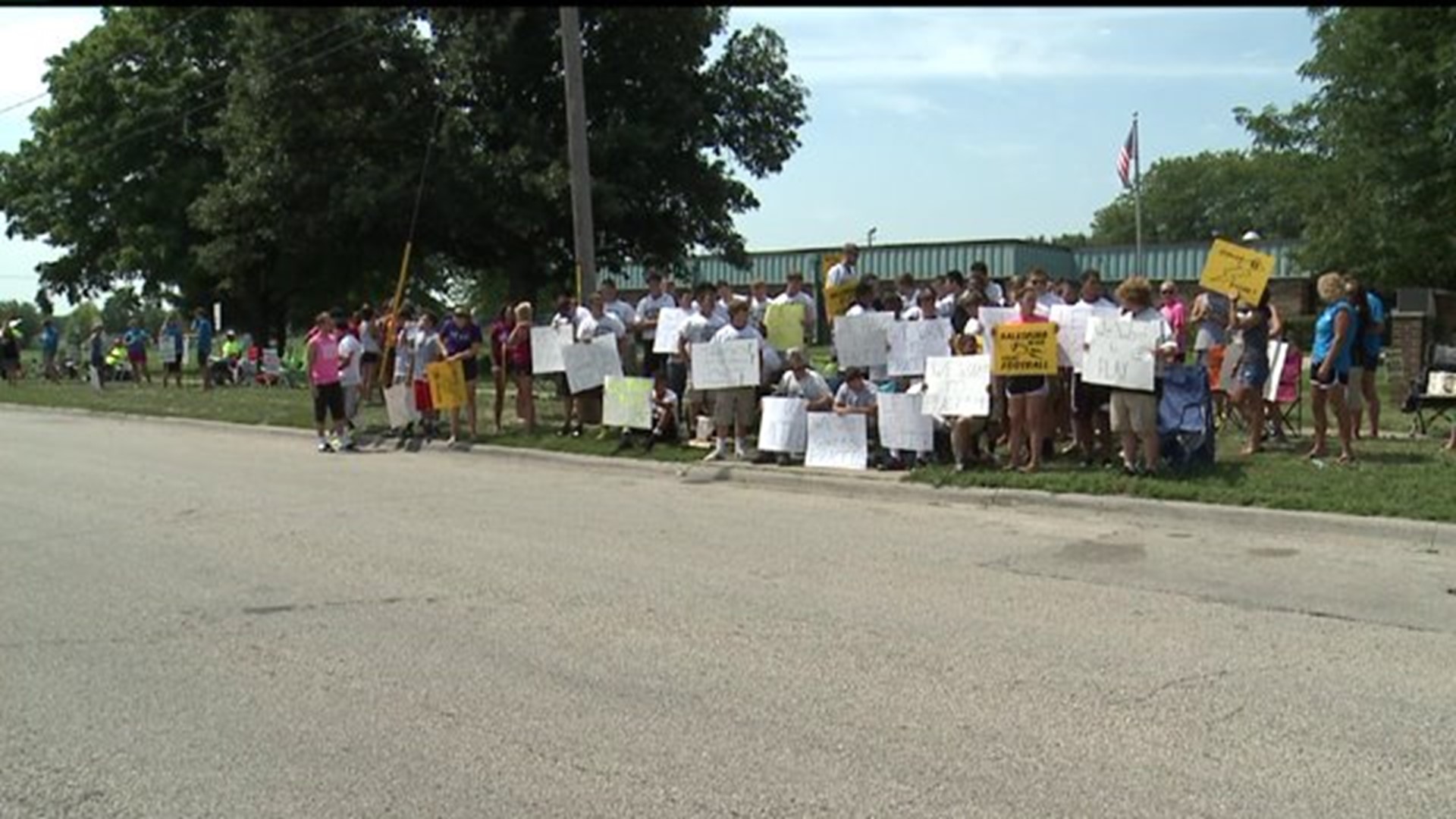 Students hold protest over teachers strike